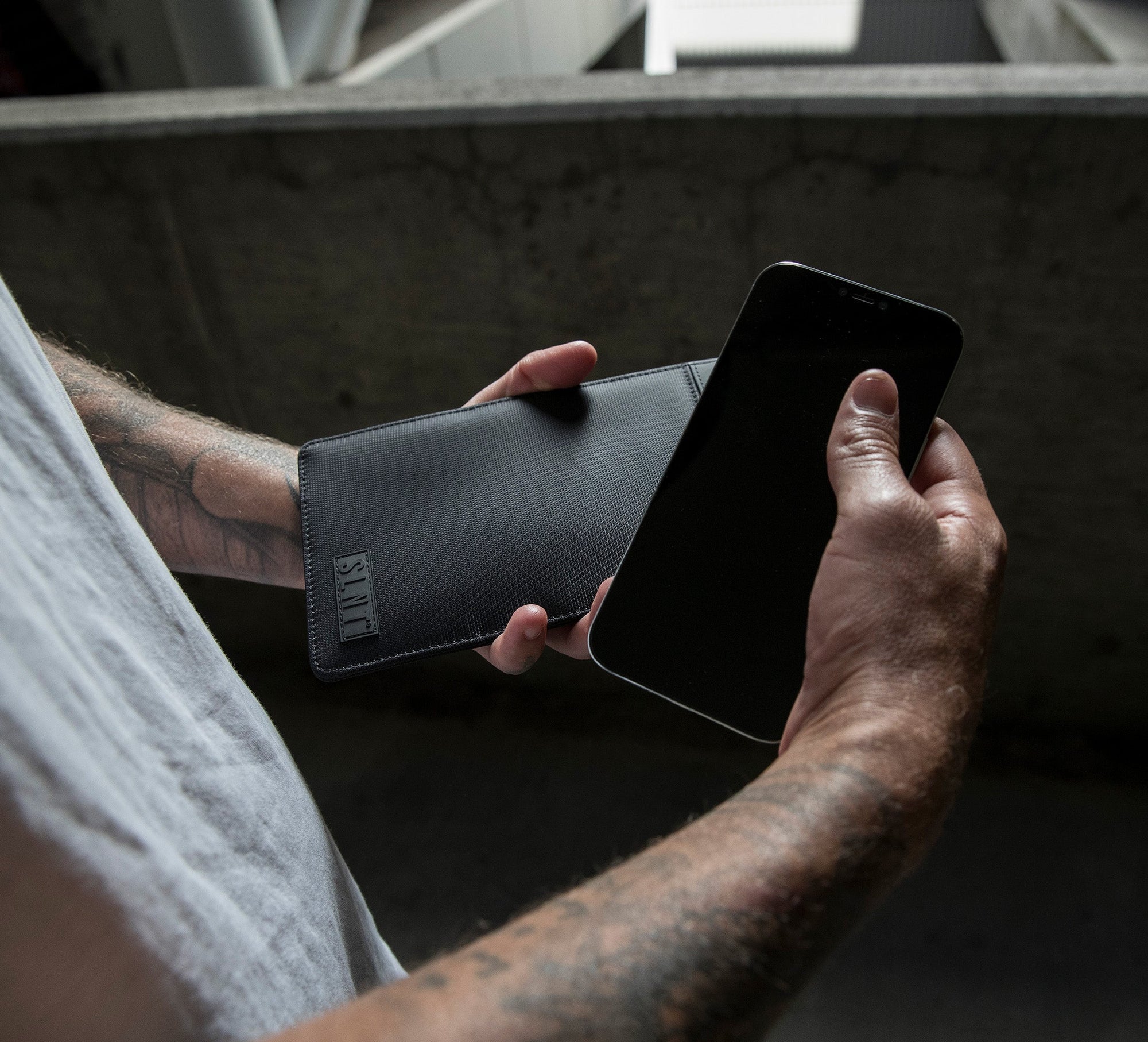 SLNT Faraday Sleeves for Phones Weatherproof Nylon Black Outdoor Tactical Australia